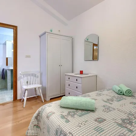 Semesterbostad Donada By Interhome *