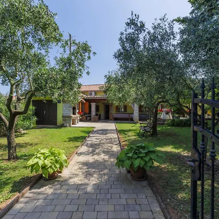 Donada - Lbn347 Holiday home *