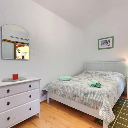Donada By Interhome * Nedescina